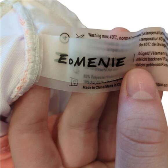 NEW Slimming Halter One Piece Swimsuit Peach Lily Print Women's M - Picture 3 of 3